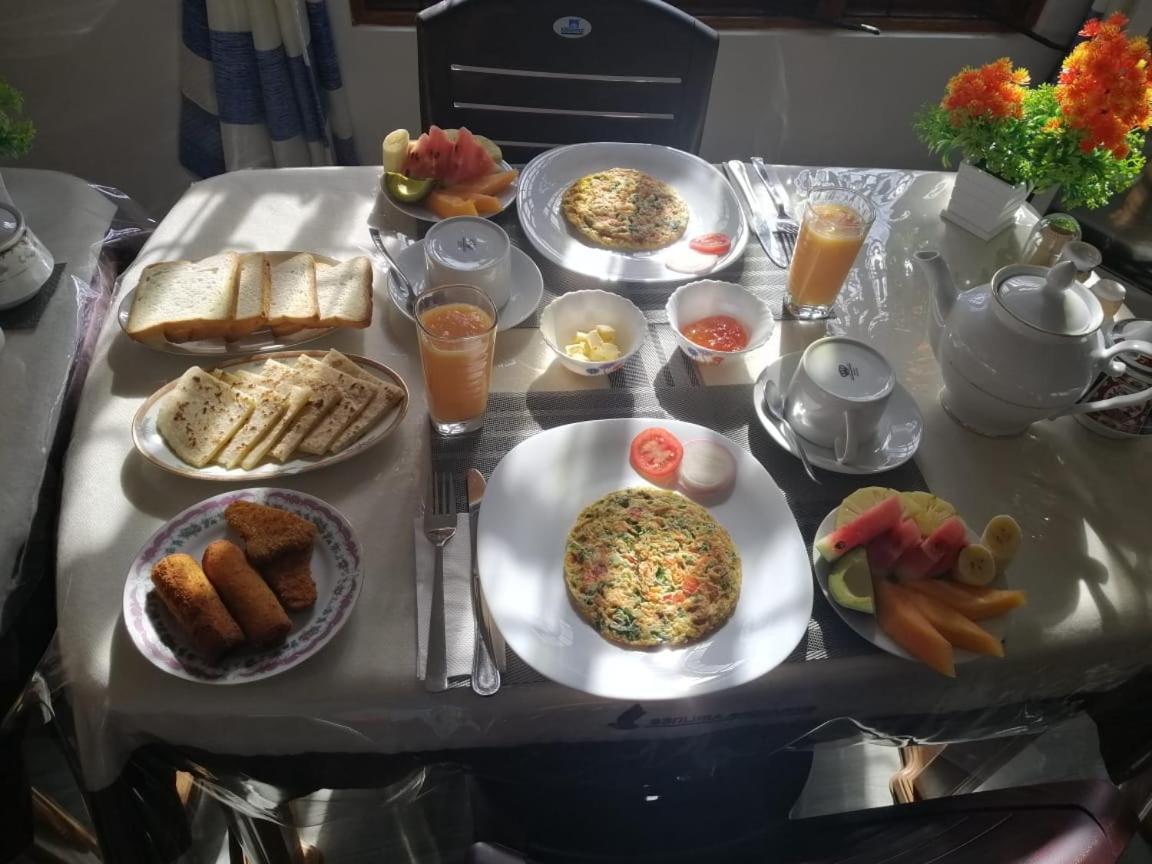 Lavendra Guset House Hotell Nallathanniya Eksteriør bilde